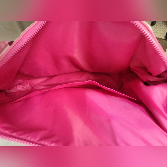 Bioworld Hello Kitty Pink and White Striped Duffle Bag 17.75"x14.5"×8"D - Picture 12 of 12